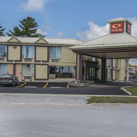 Econo Lodge Orillia Exterior foto